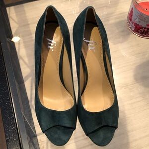 Elegant Green Peep-Toe Heels